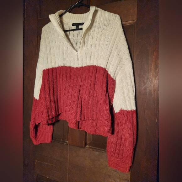 Women's Plus Size - Two Toned Zip Sweater - Picture 5 of 6